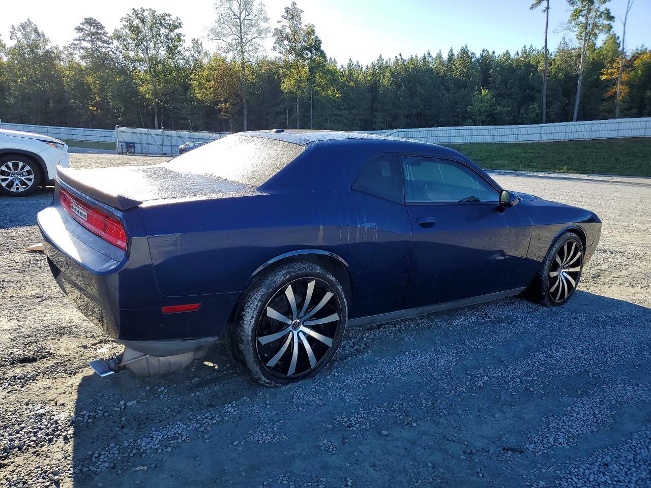 2014 Dodge Challenger Sxt - zdjęcie 3