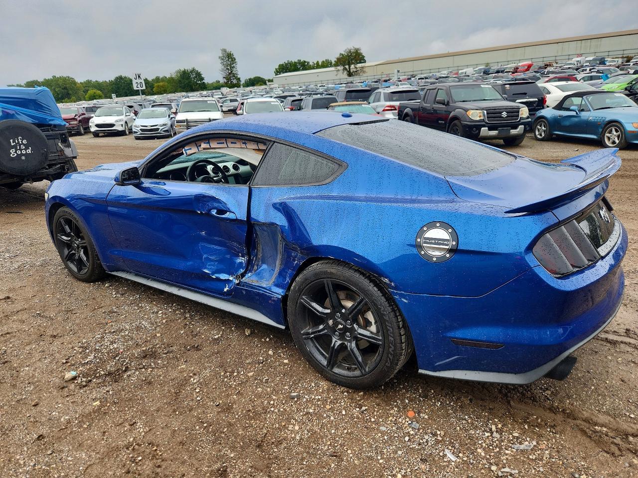 2017 Ford Mustang - zdjęcie 2