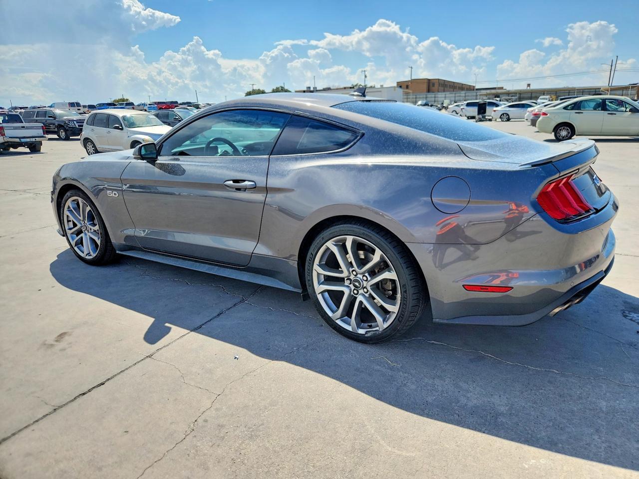 2022 Ford Mustang Gt - zdjęcie 2