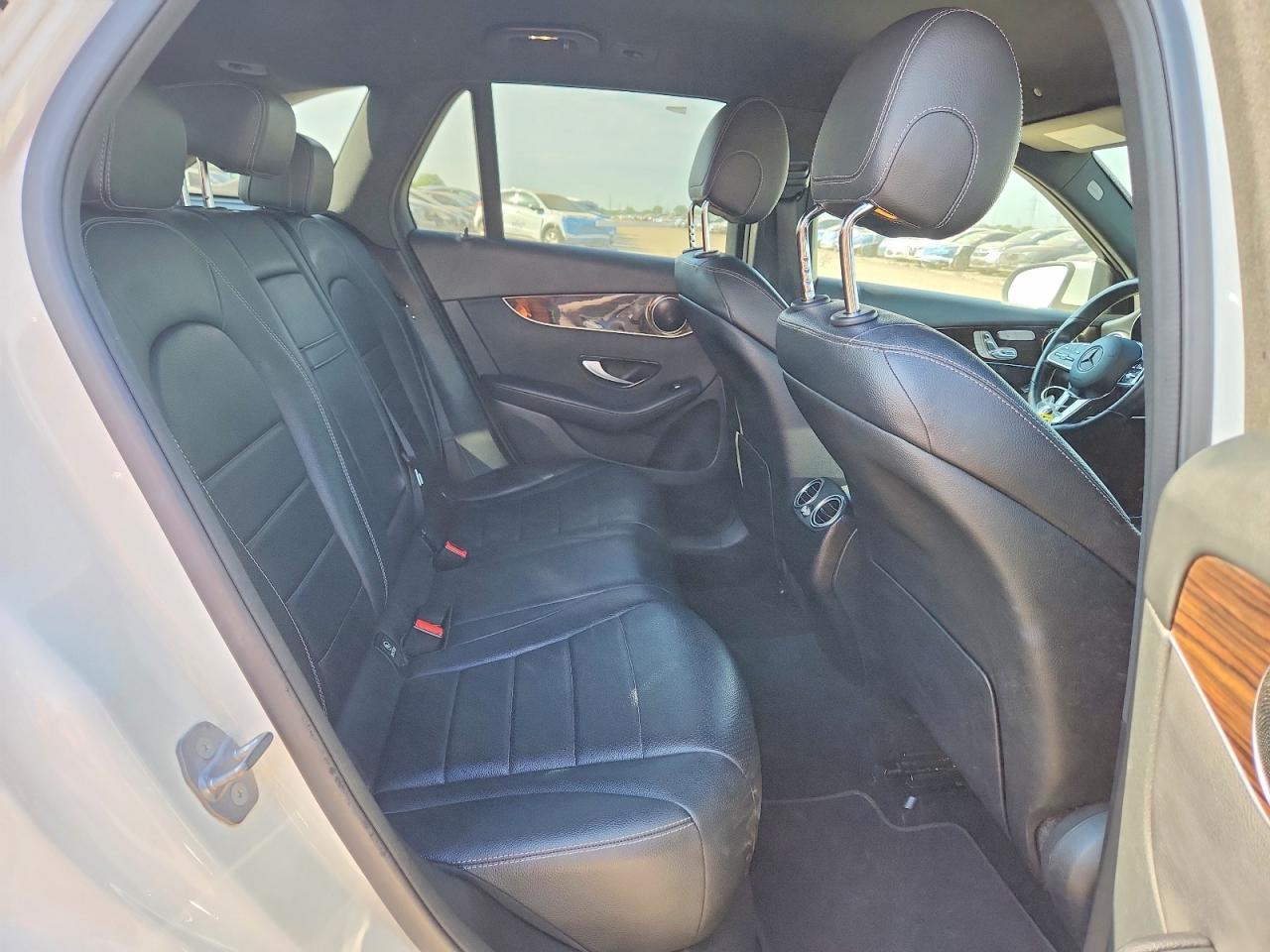 2020 Mercedes-Benz Glc 300 - zdjęcie 11