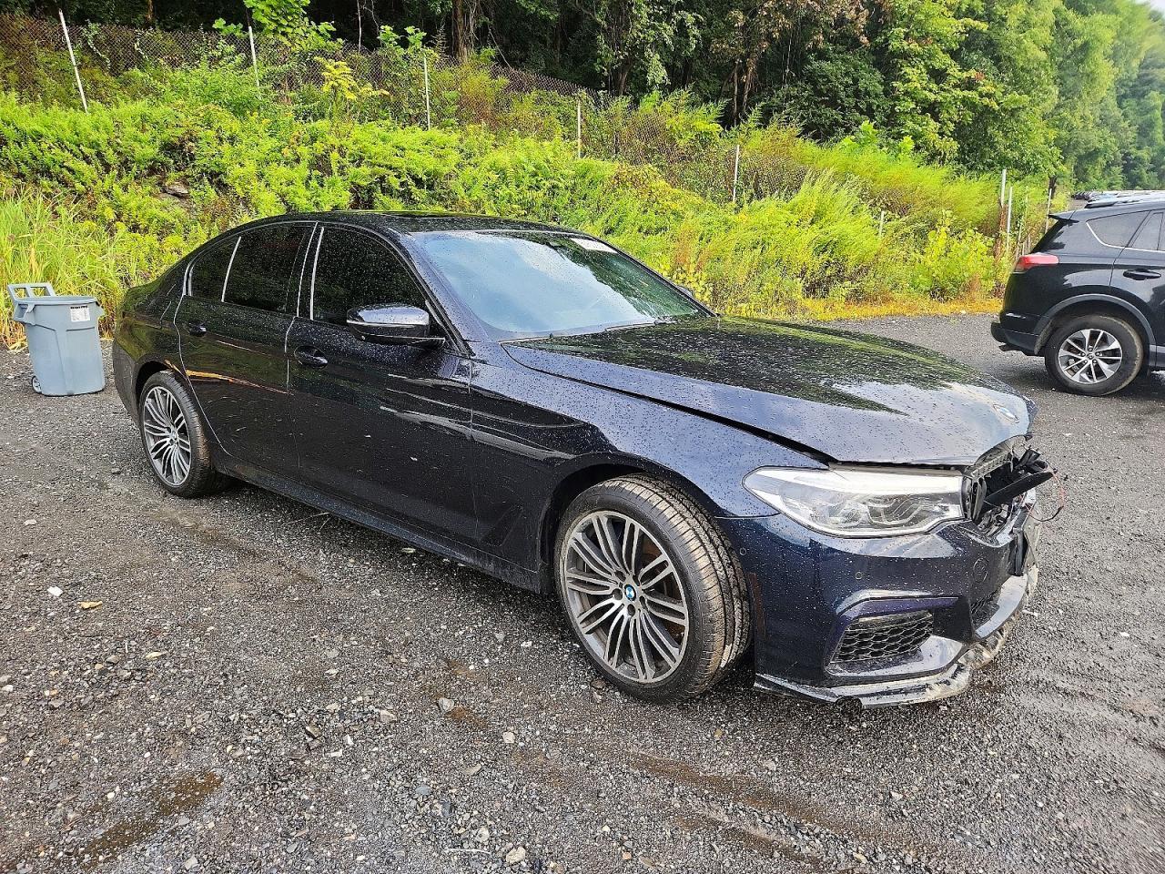 2020 BMW Seria 5 540i - zdjęcie główne