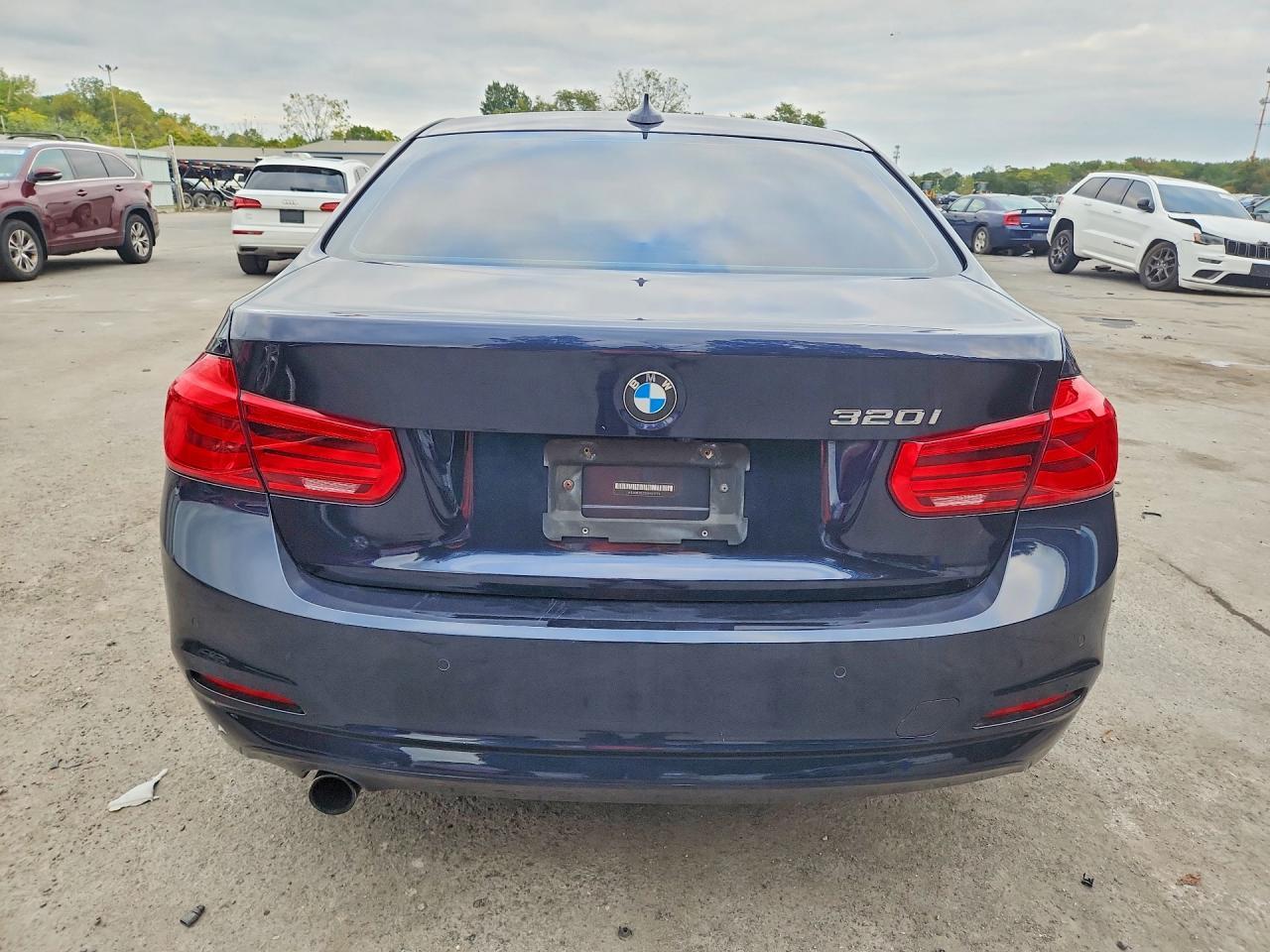 2016 BMW 320 I - zdjęcie 6