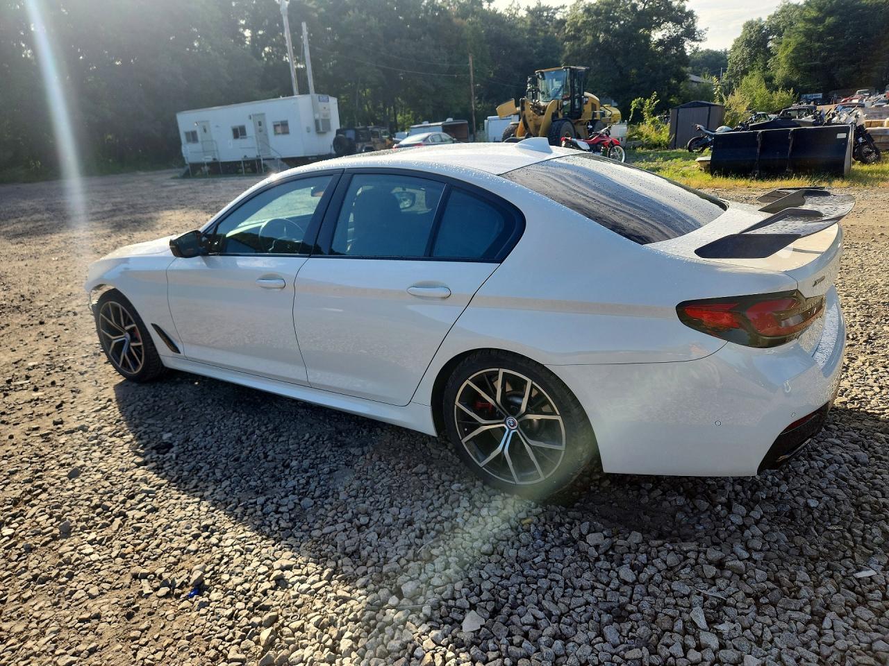 2023 BMW Seria 5 M550i - zdjęcie 2