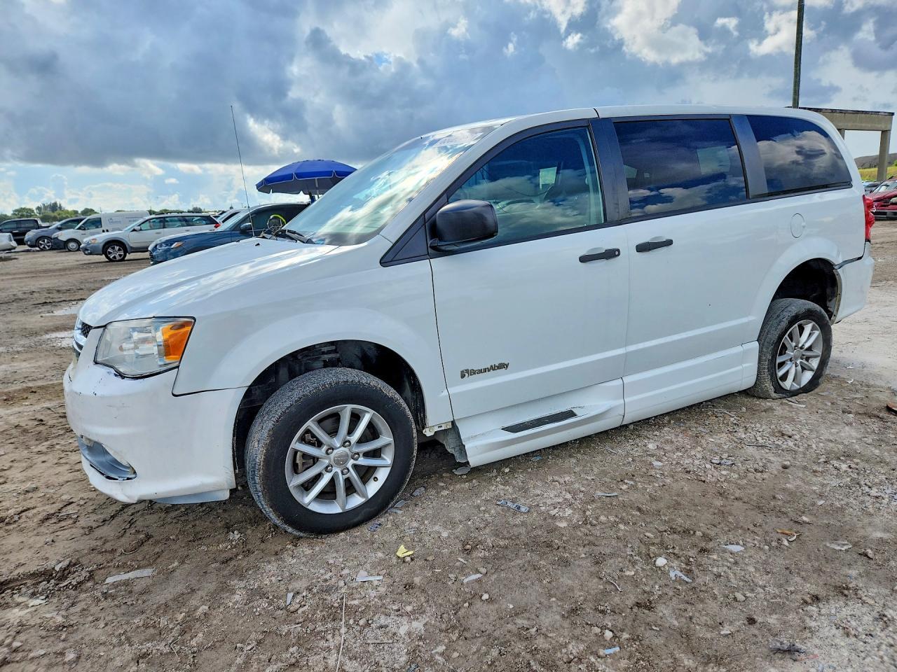 2019 Dodge Grand Caravan Se - zdjęcie główne