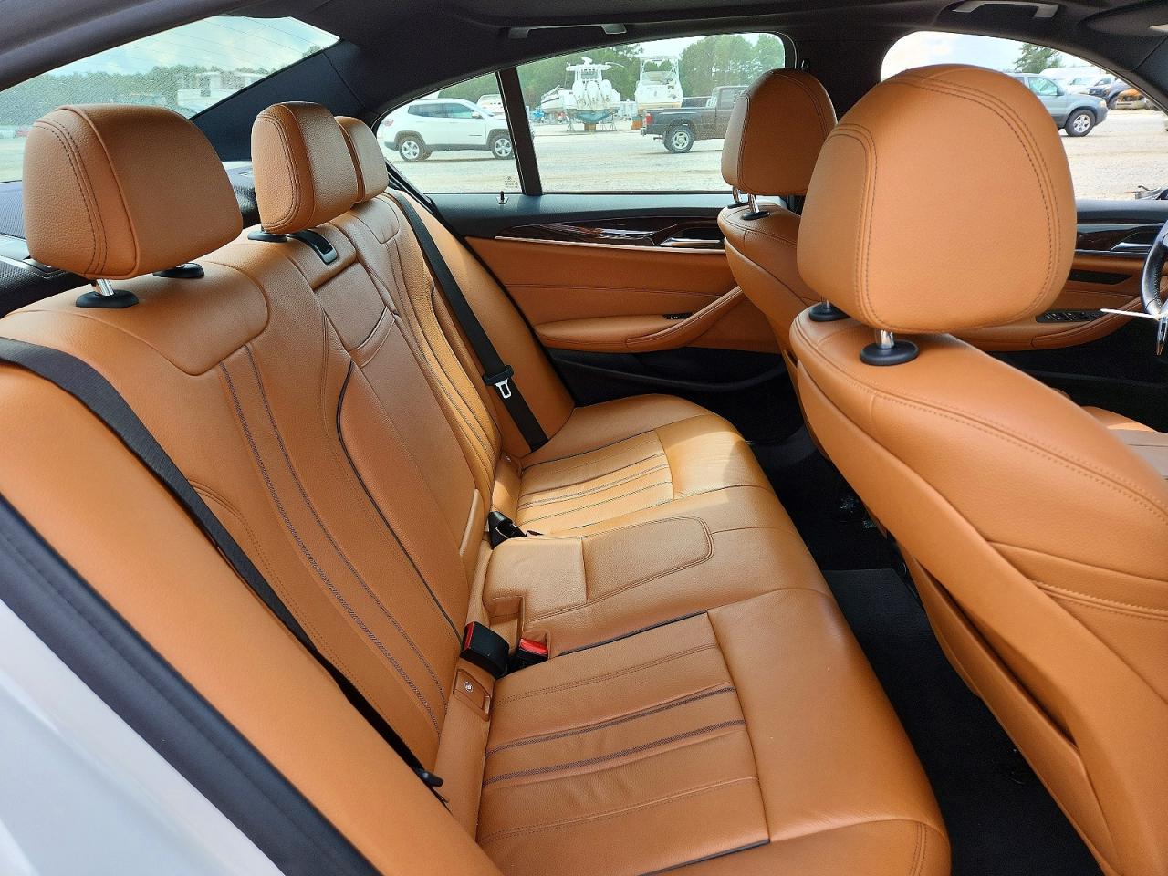 2019 BMW Seria 5 540i - zdjęcie 10