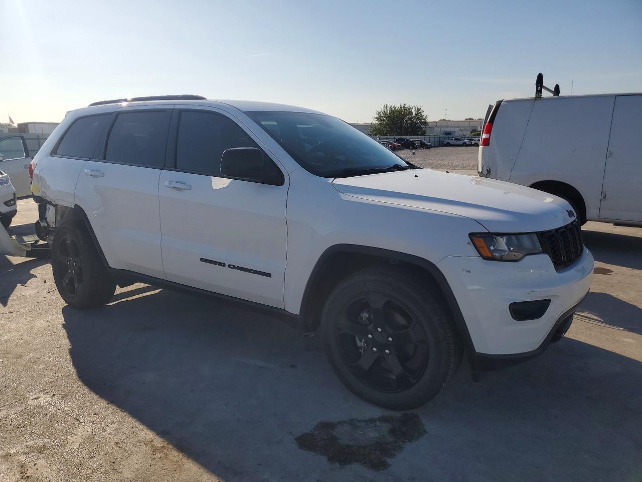2018 Jeep Grand Cherokee Laredo - zdjęcie 4