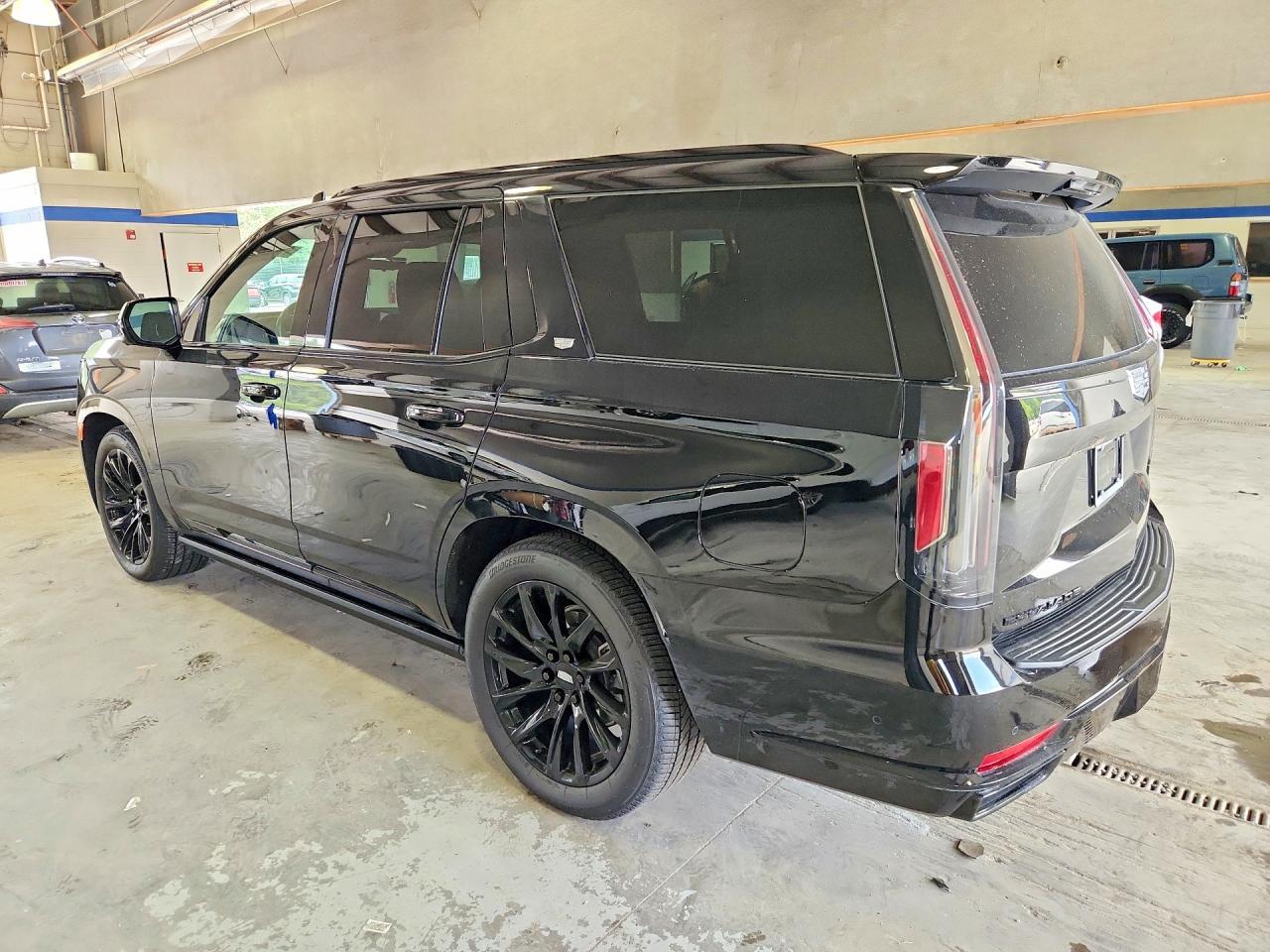 2024 Cadillac Escalade Sport - zdjęcie 2