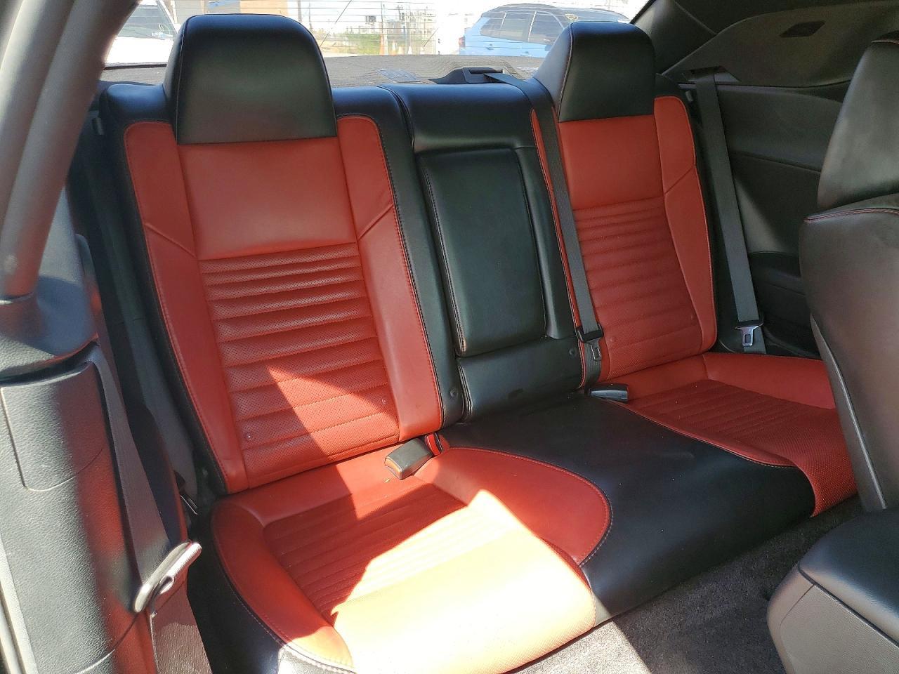 2016 Dodge Challenger R - zdjęcie 10