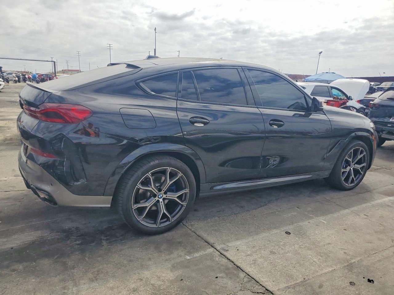 2024 BMW X6 xDrive40I - zdjęcie 3