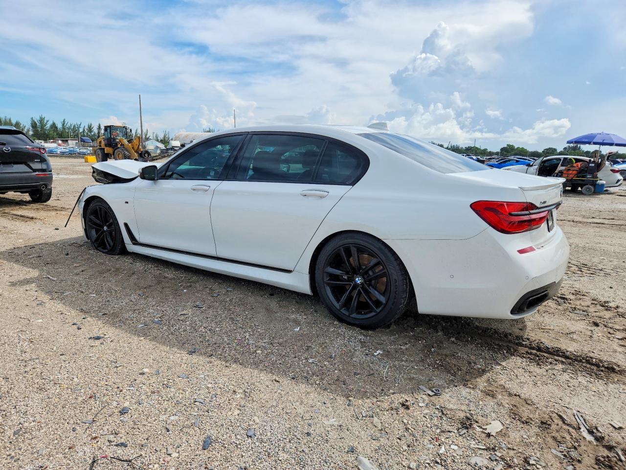 2016 BMW Seria 7 750i - zdjęcie 2