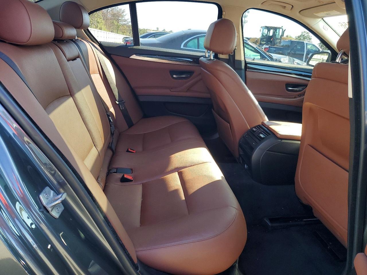 2016 BMW Seria 5 535i - zdjęcie 10
