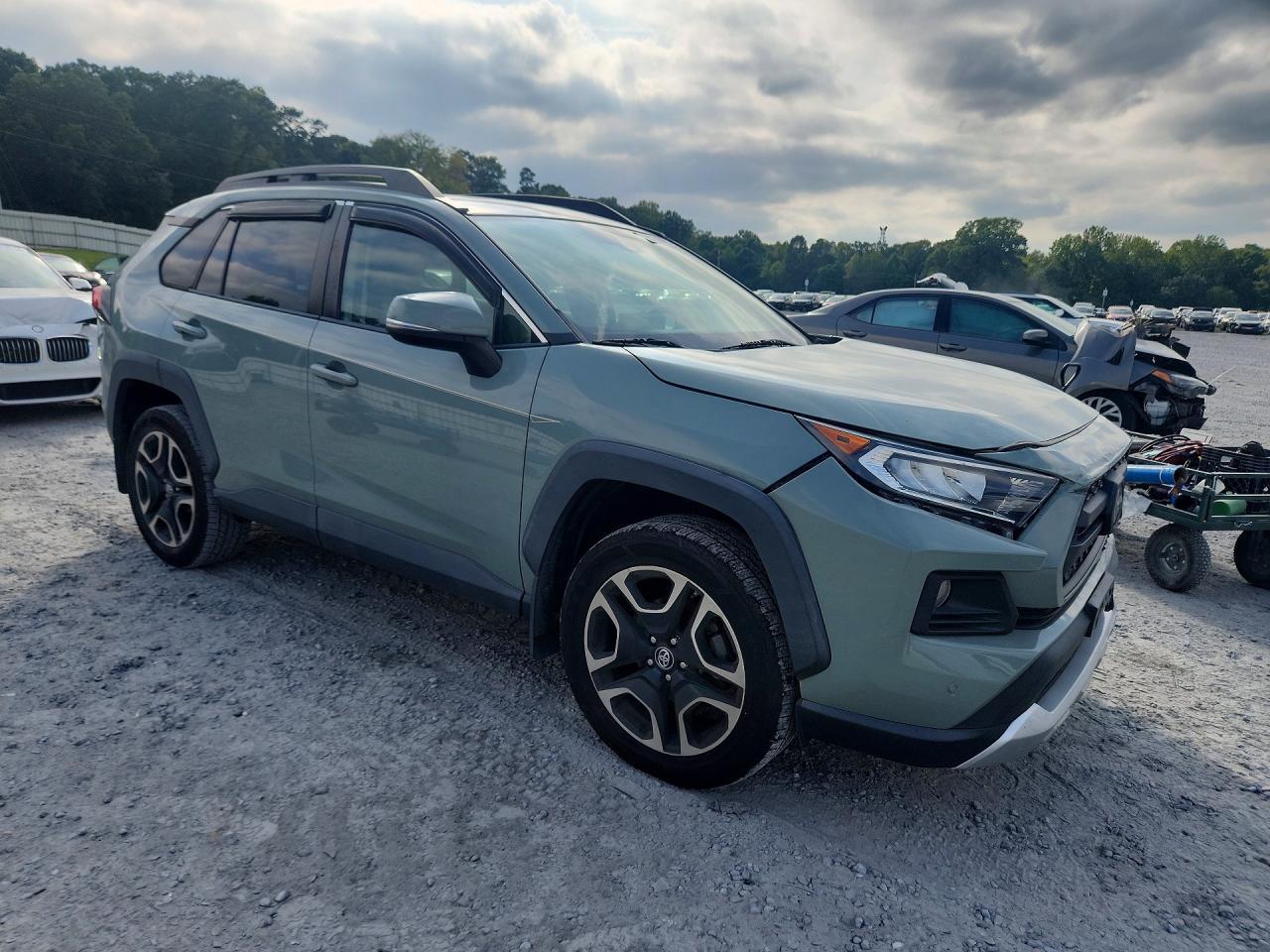 2019 Toyota Rav4 Adventure - zdjęcie 4