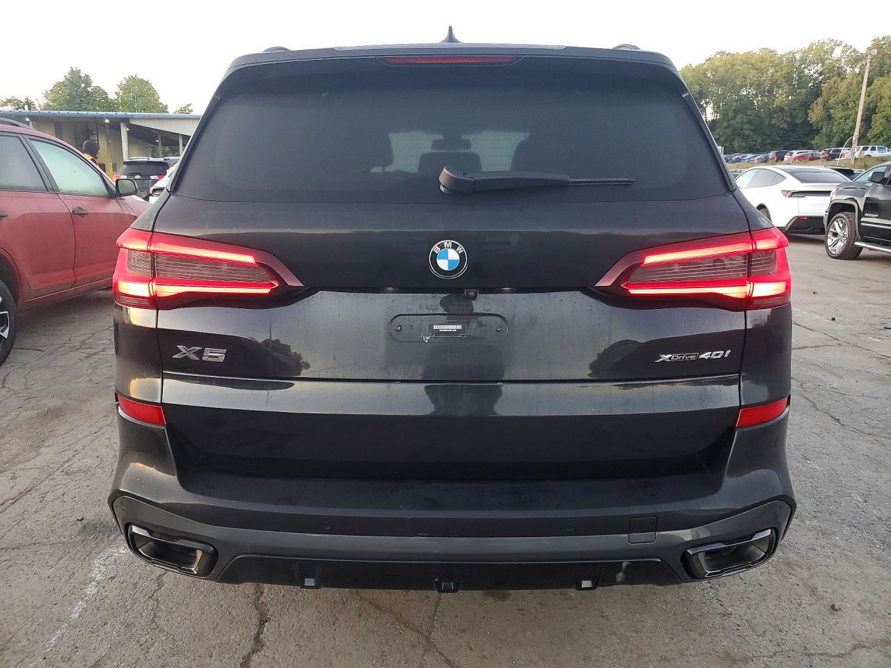 2021 BMW X5 xDrive40I - zdjęcie 6