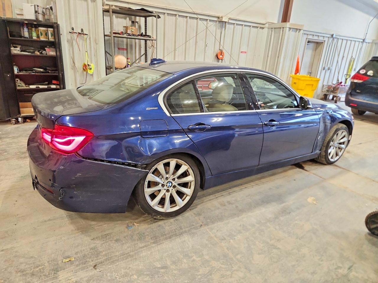 2017 BMW 330E - zdjęcie 3
