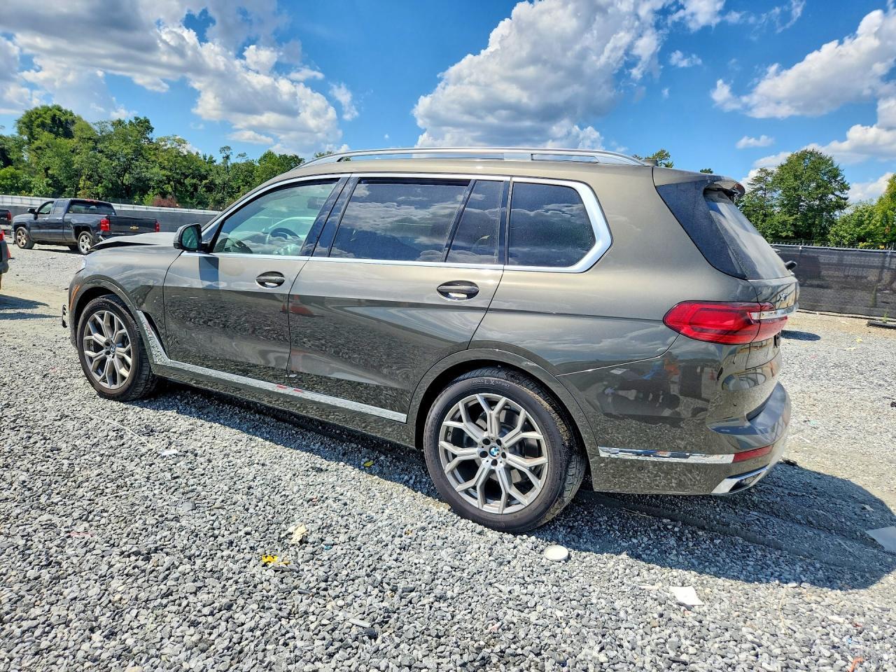 2021 BMW X7 xDrive40I - zdjęcie 2