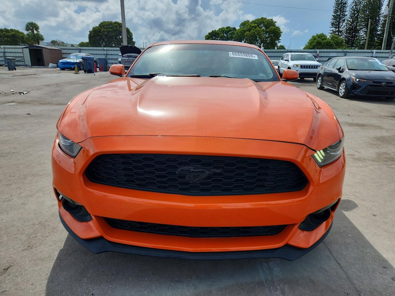 2015 Ford Mustang - zdjęcie 5