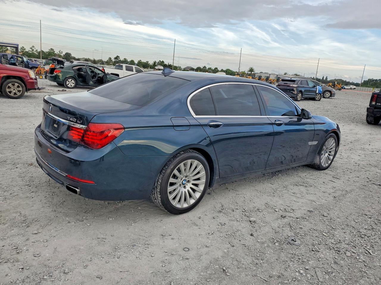 2013 BMW 740 Li - zdjęcie 3
