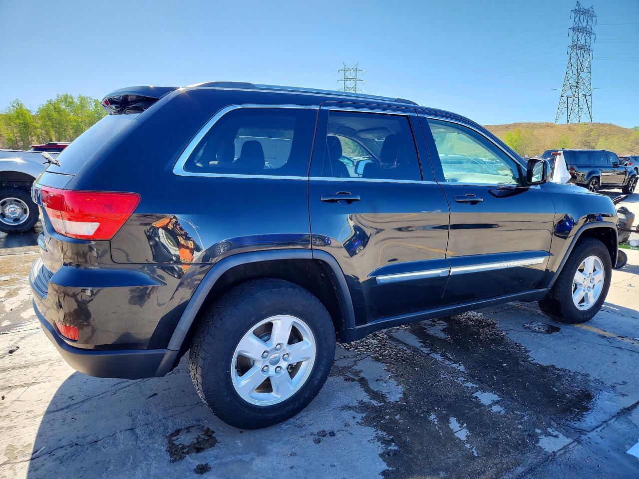 2013 Jeep Grand Cherokee Laredo - zdjęcie 3