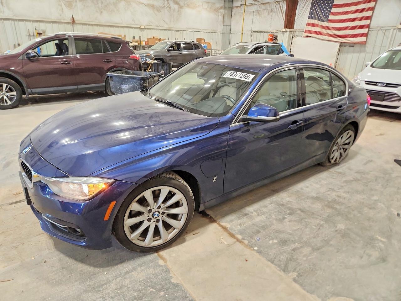 2017 BMW 330E - zdjęcie główne