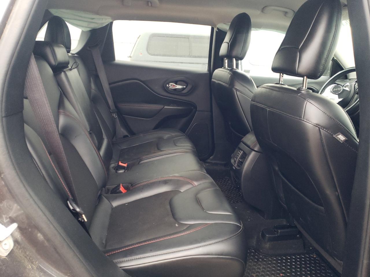 2020 Jeep Cherokee Trailhawk - zdjęcie 11