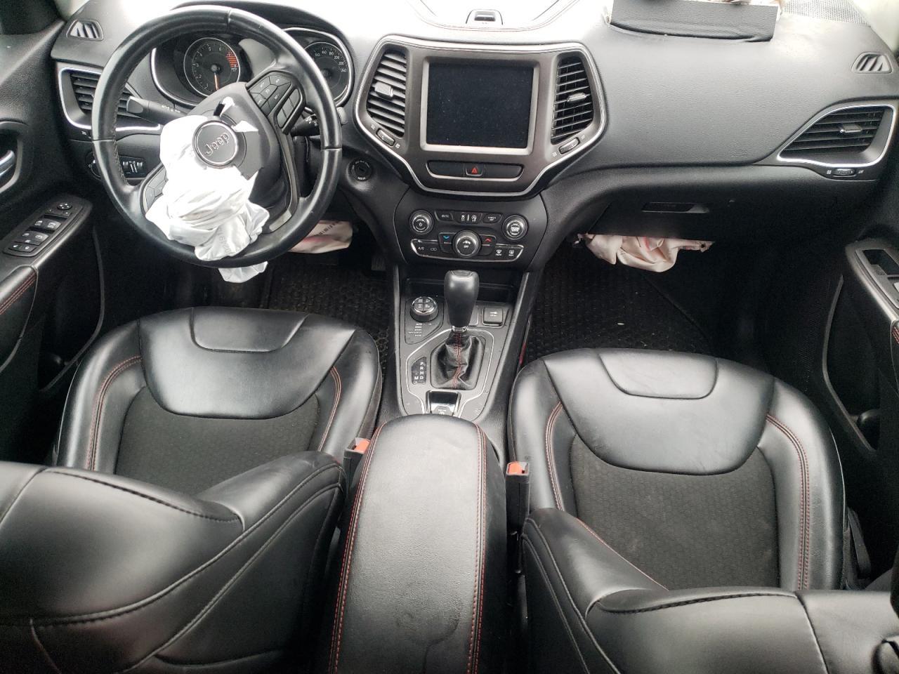 2020 Jeep Cherokee Trailhawk - zdjęcie 8