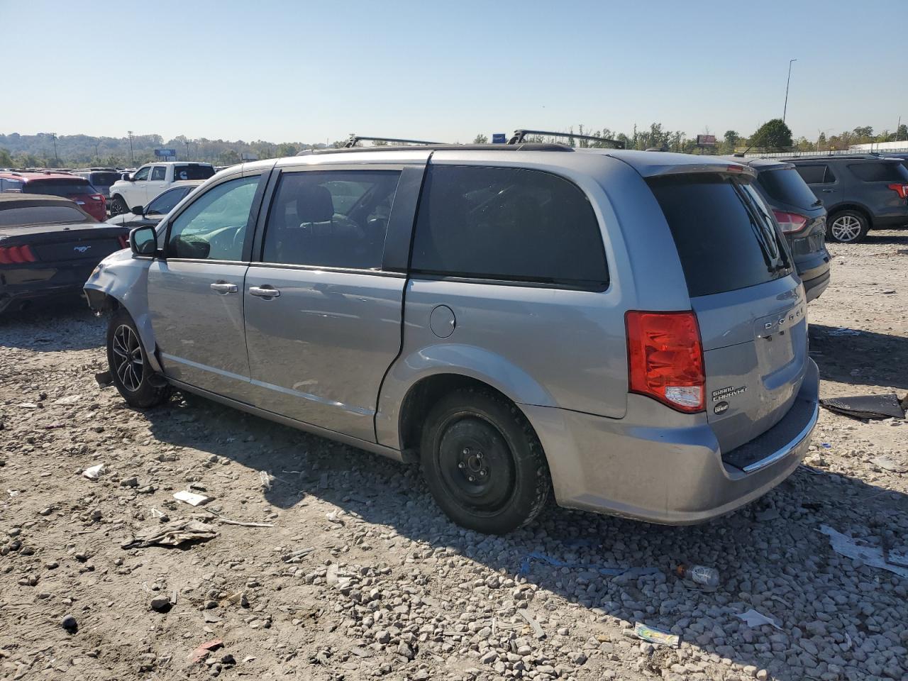 2018 Dodge Grand Caravan Gt - zdjęcie 2