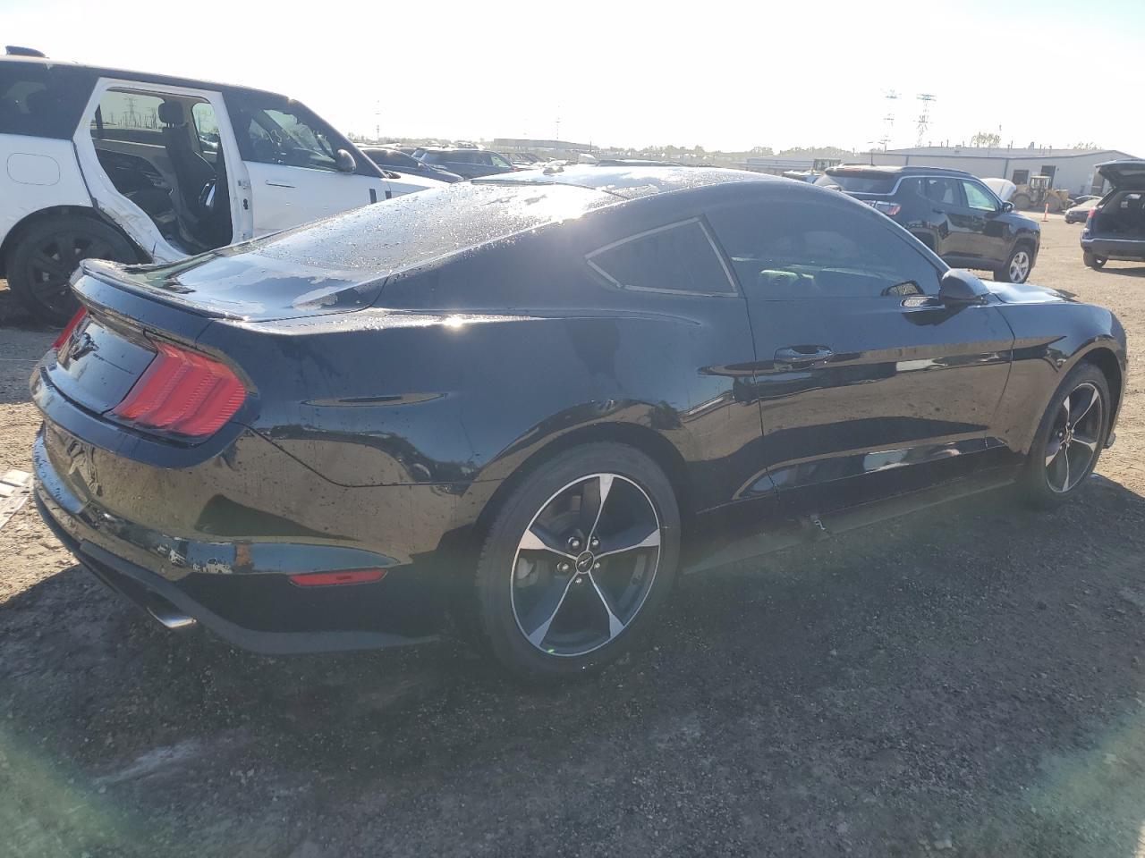 2020 Ford Mustang - zdjęcie 3