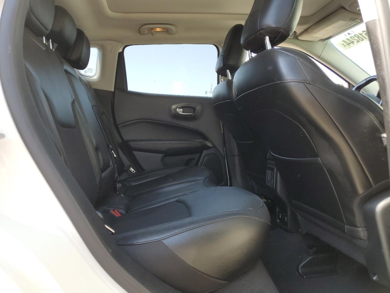 2020 Jeep Compass Latitude - zdjęcie 11