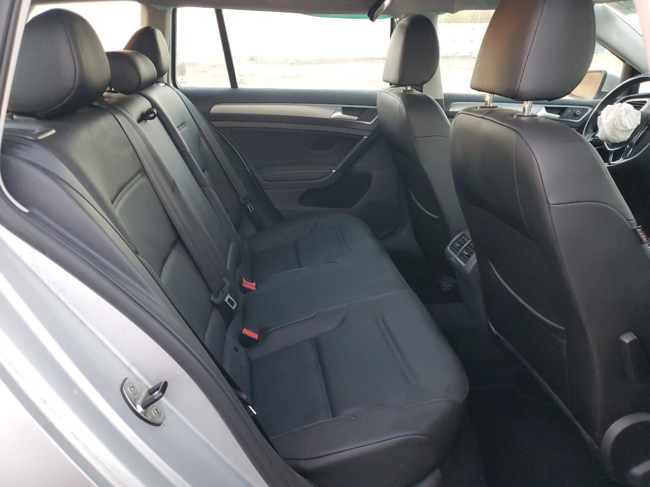 2016 Volkswagen Golf Sportwagen S - zdjęcie 11