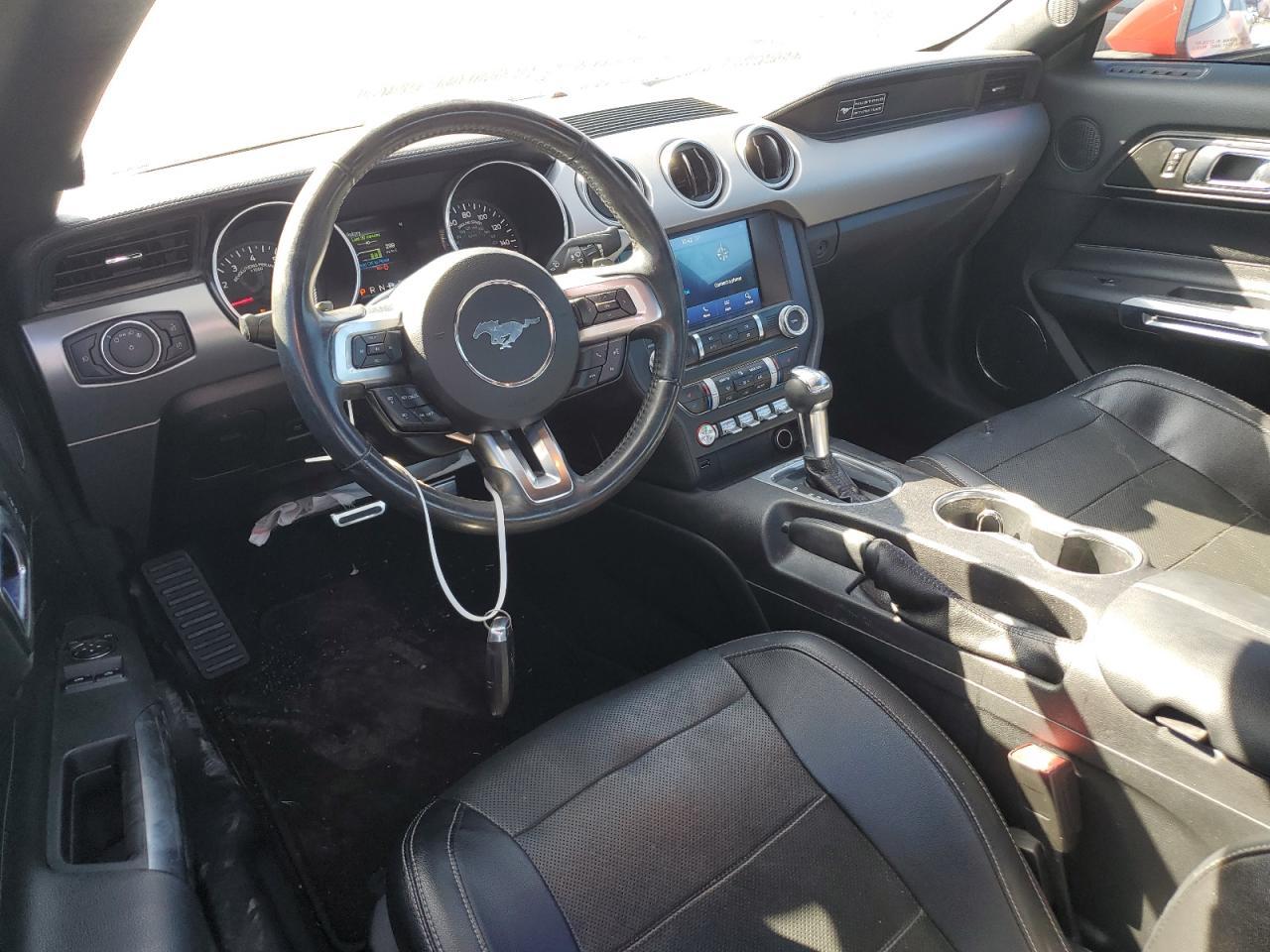 2020 Ford Mustang - zdjęcie 8