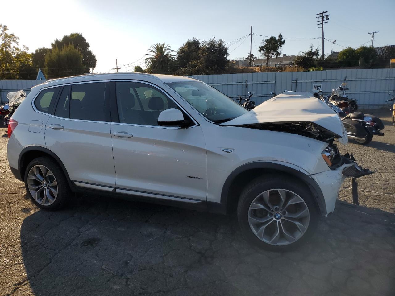 2017 BMW X3 xDrive28I - zdjęcie 4