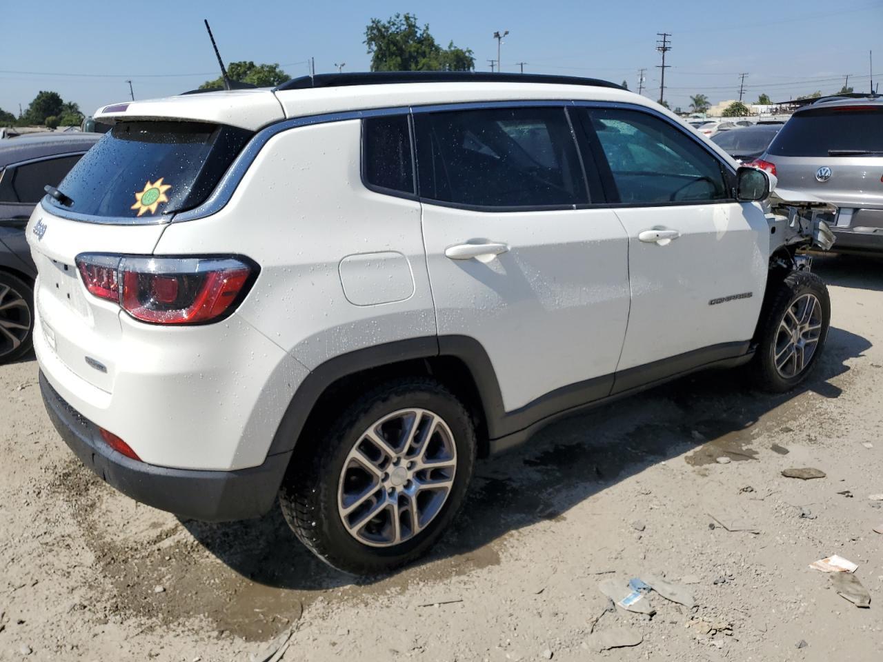 2020 Jeep Compass Latitude - zdjęcie 3