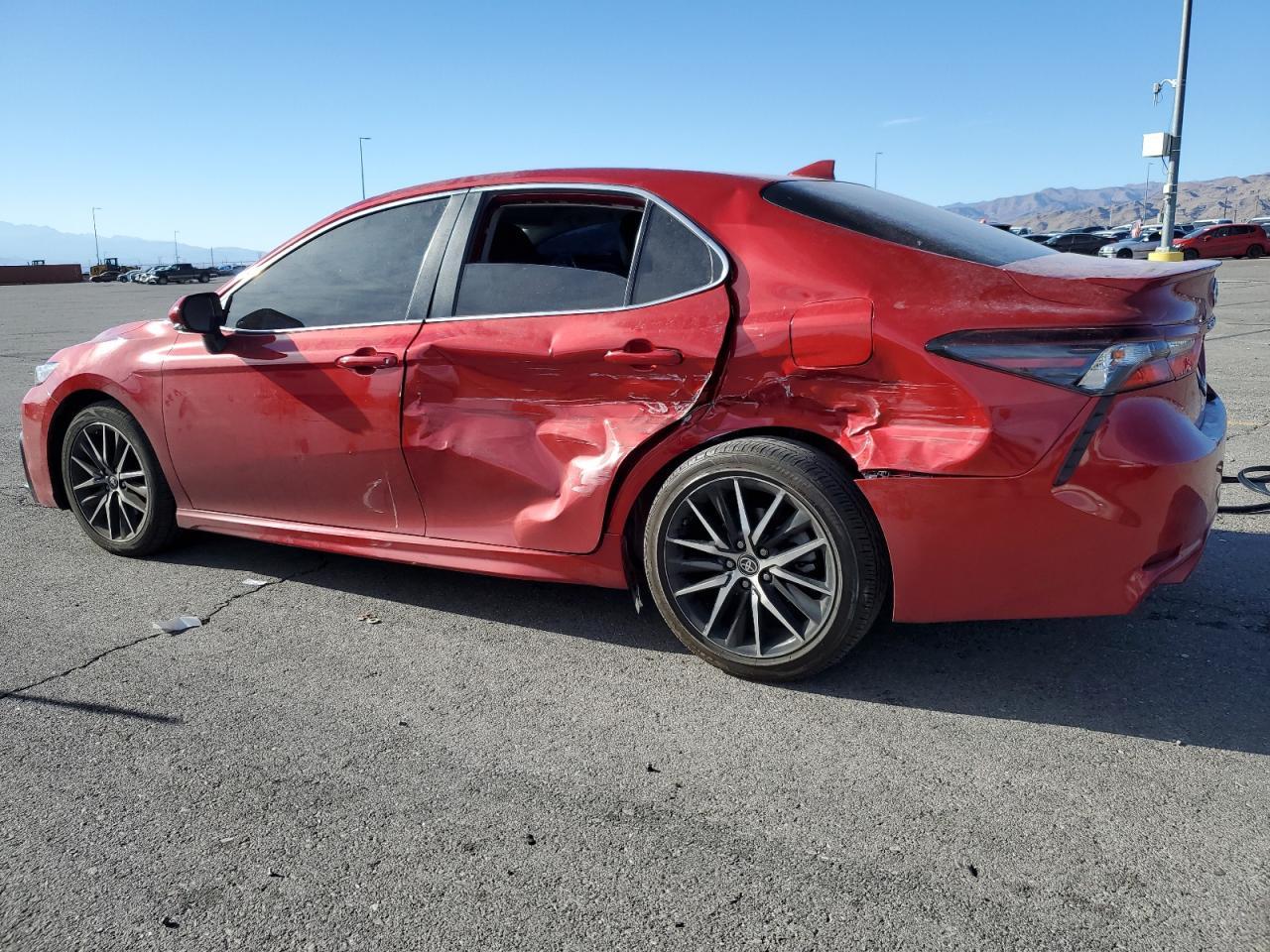 2023 Toyota Camry - zdjęcie 2