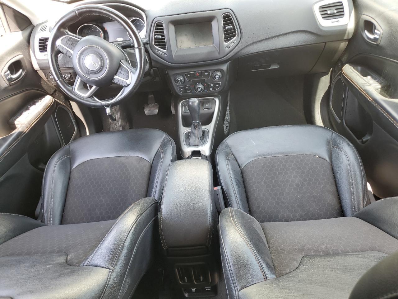 2020 Jeep Compass Latitude - zdjęcie 8