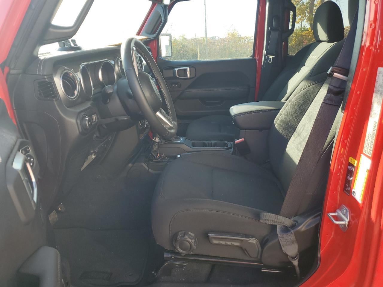 2023 Jeep Wrangler Sahara - zdjęcie 7