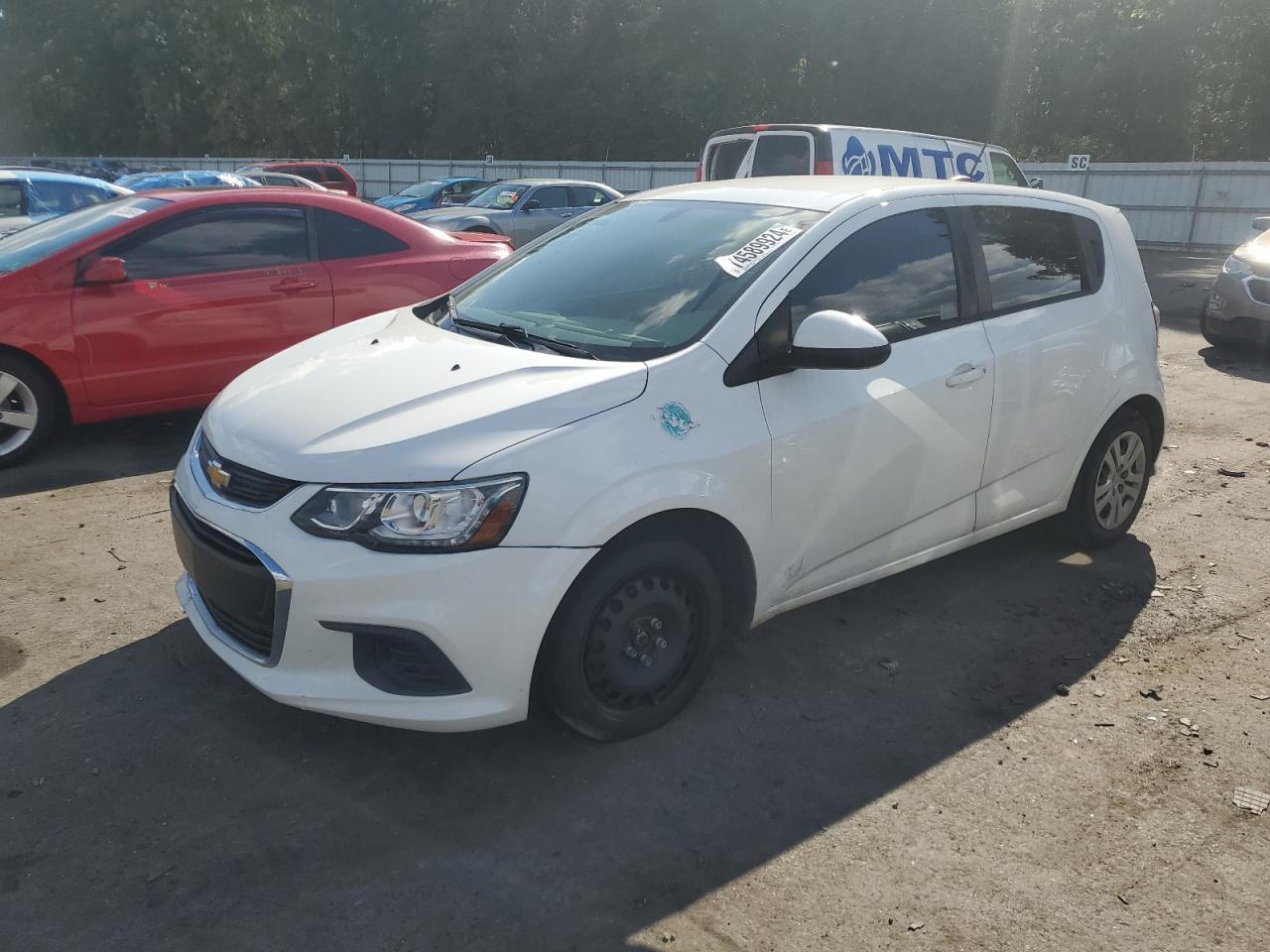 2017 Chevrolet Sonic - zdjęcie główne