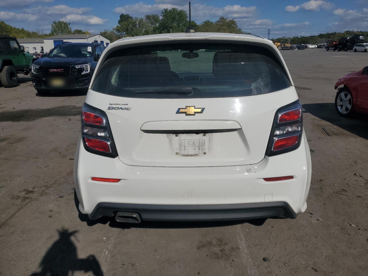 2017 Chevrolet Sonic - zdjęcie 6