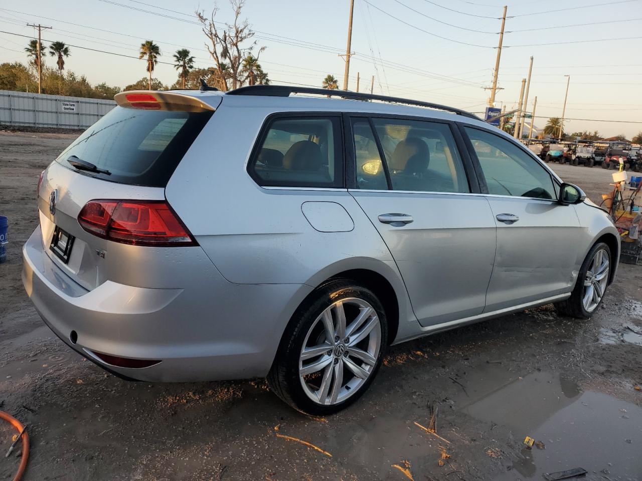2016 Volkswagen Golf Sportwagen S - zdjęcie 3