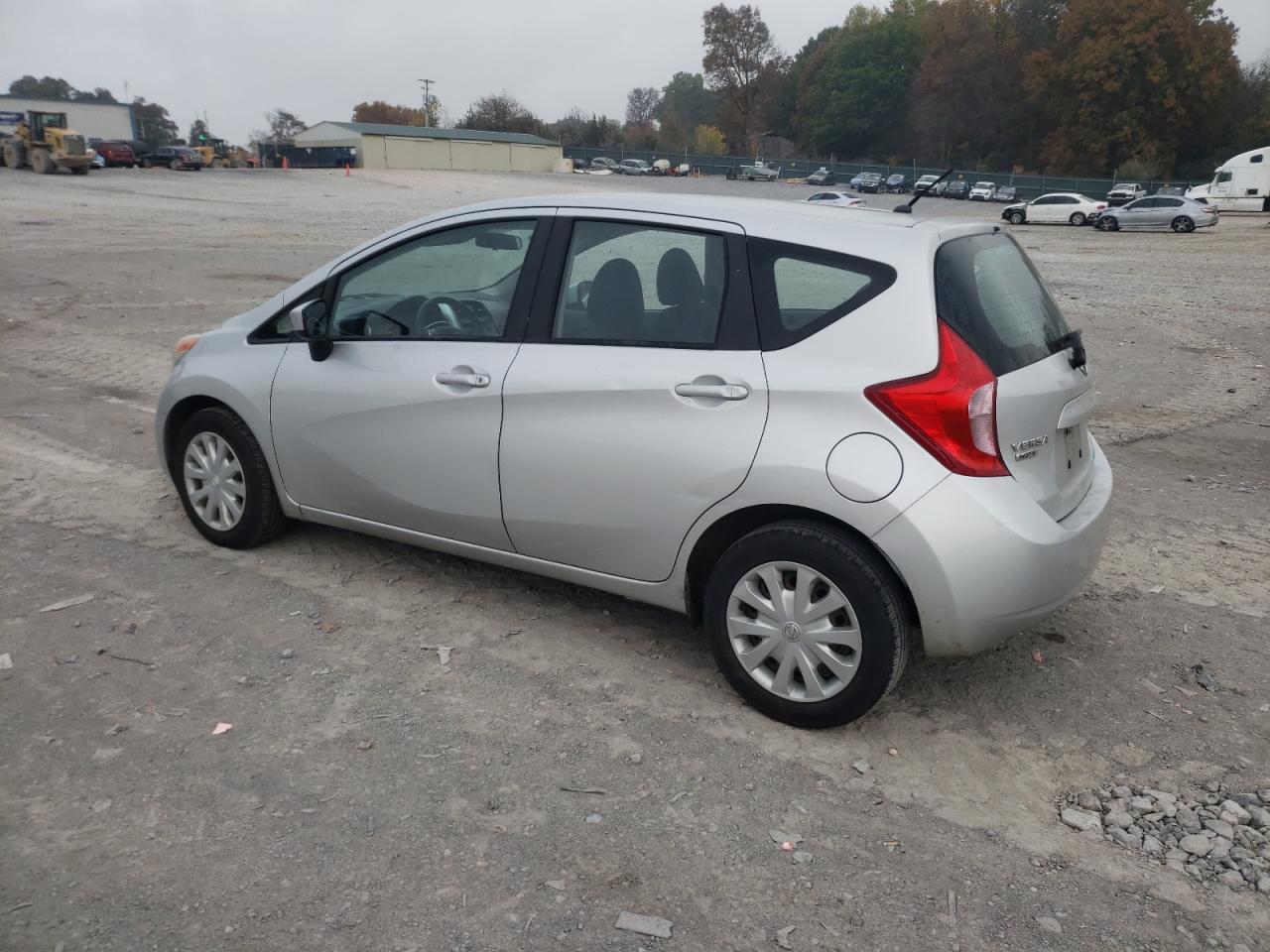 2015 Nissan Versa - zdjęcie 2