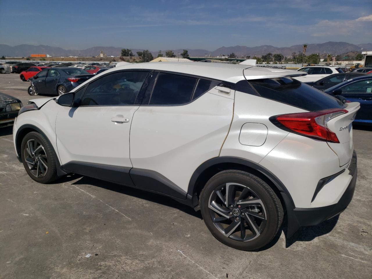 2022 Toyota C-Hr Xle - zdjęcie 2