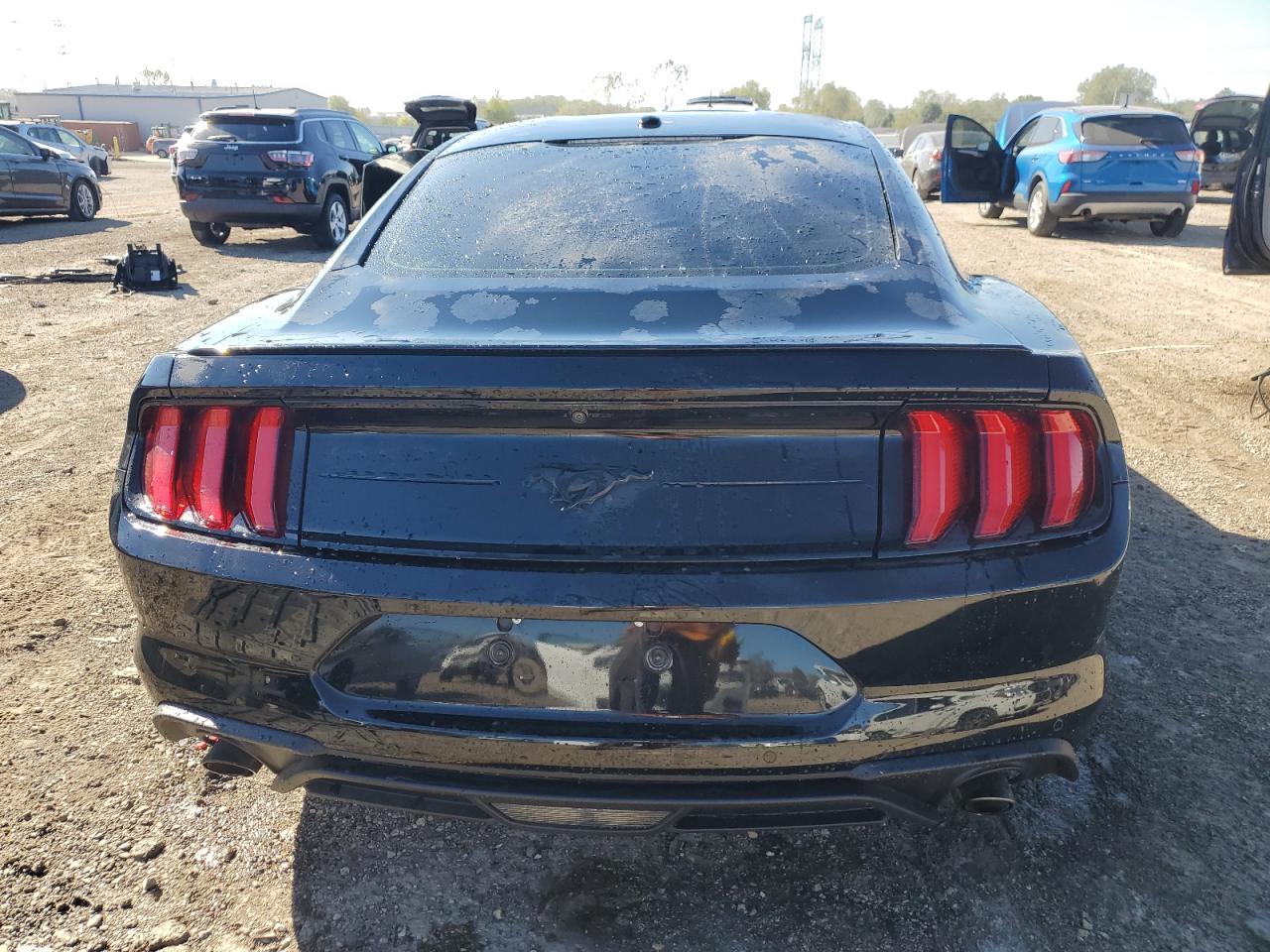 2020 Ford Mustang - zdjęcie 6