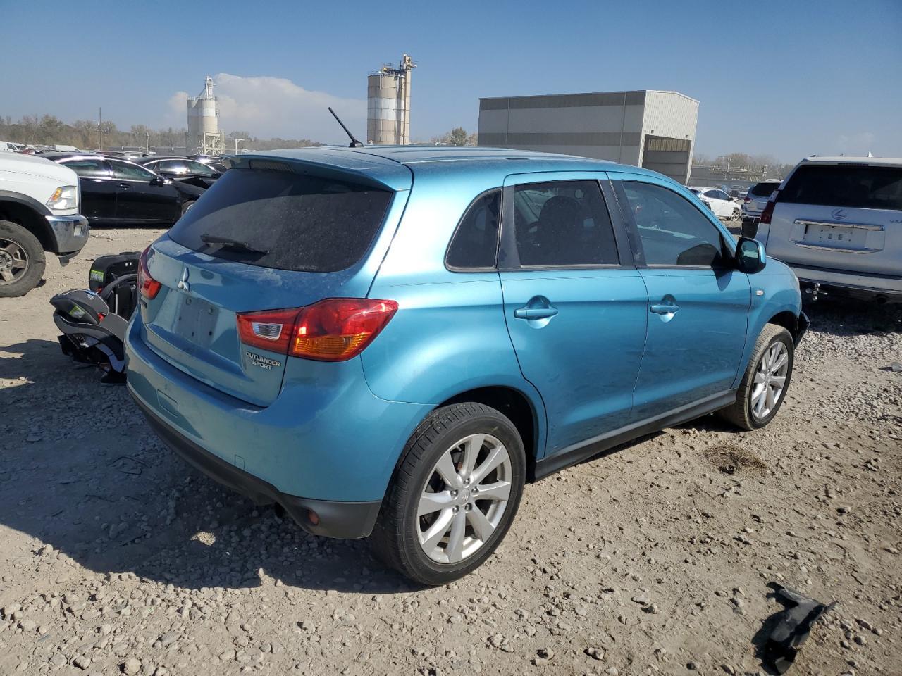2013 Mitsubishi Outlander Sport Es - zdjęcie 3