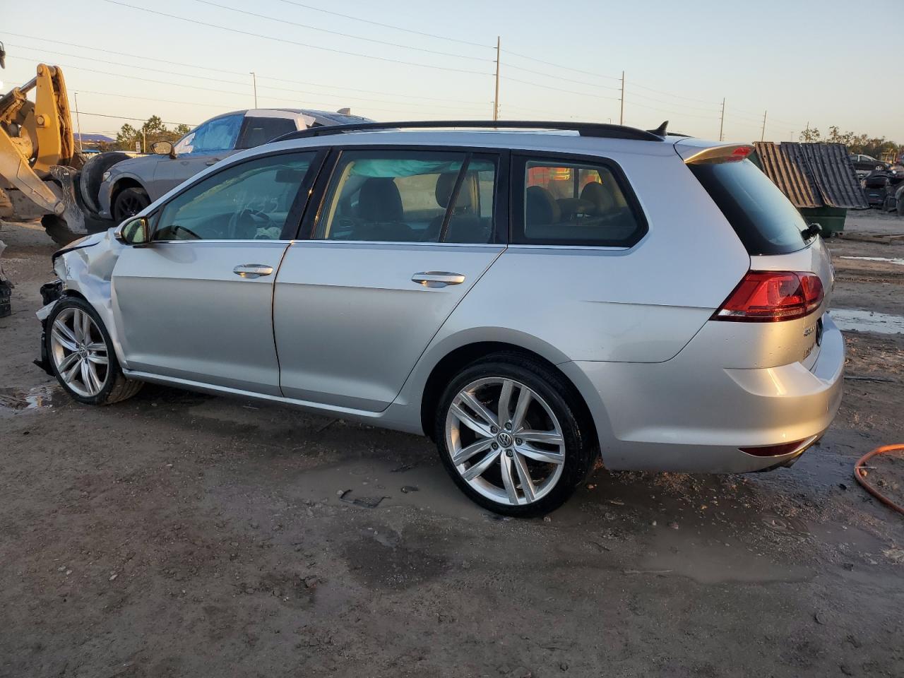 2016 Volkswagen Golf Sportwagen S - zdjęcie 2