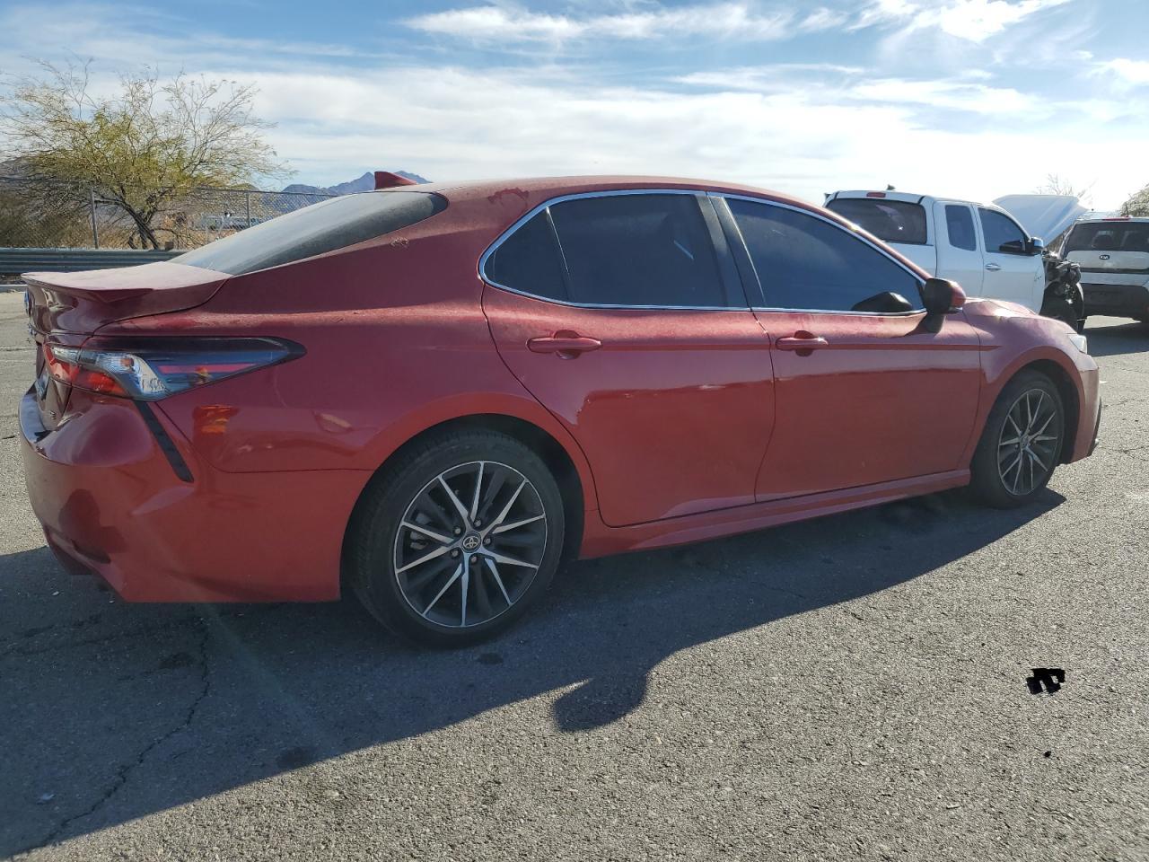 2023 Toyota Camry - zdjęcie 3