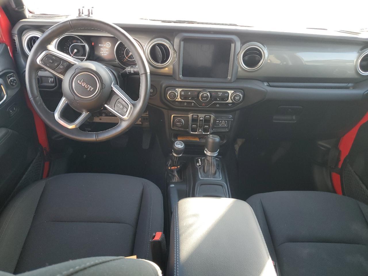 2023 Jeep Wrangler Sahara - zdjęcie 8