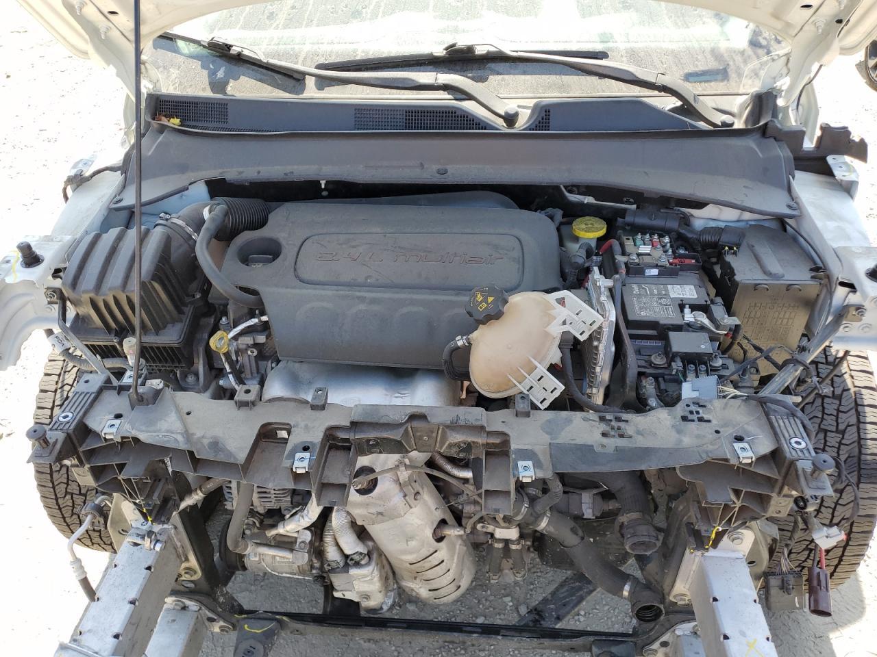 2020 Jeep Compass Latitude - zdjęcie 12