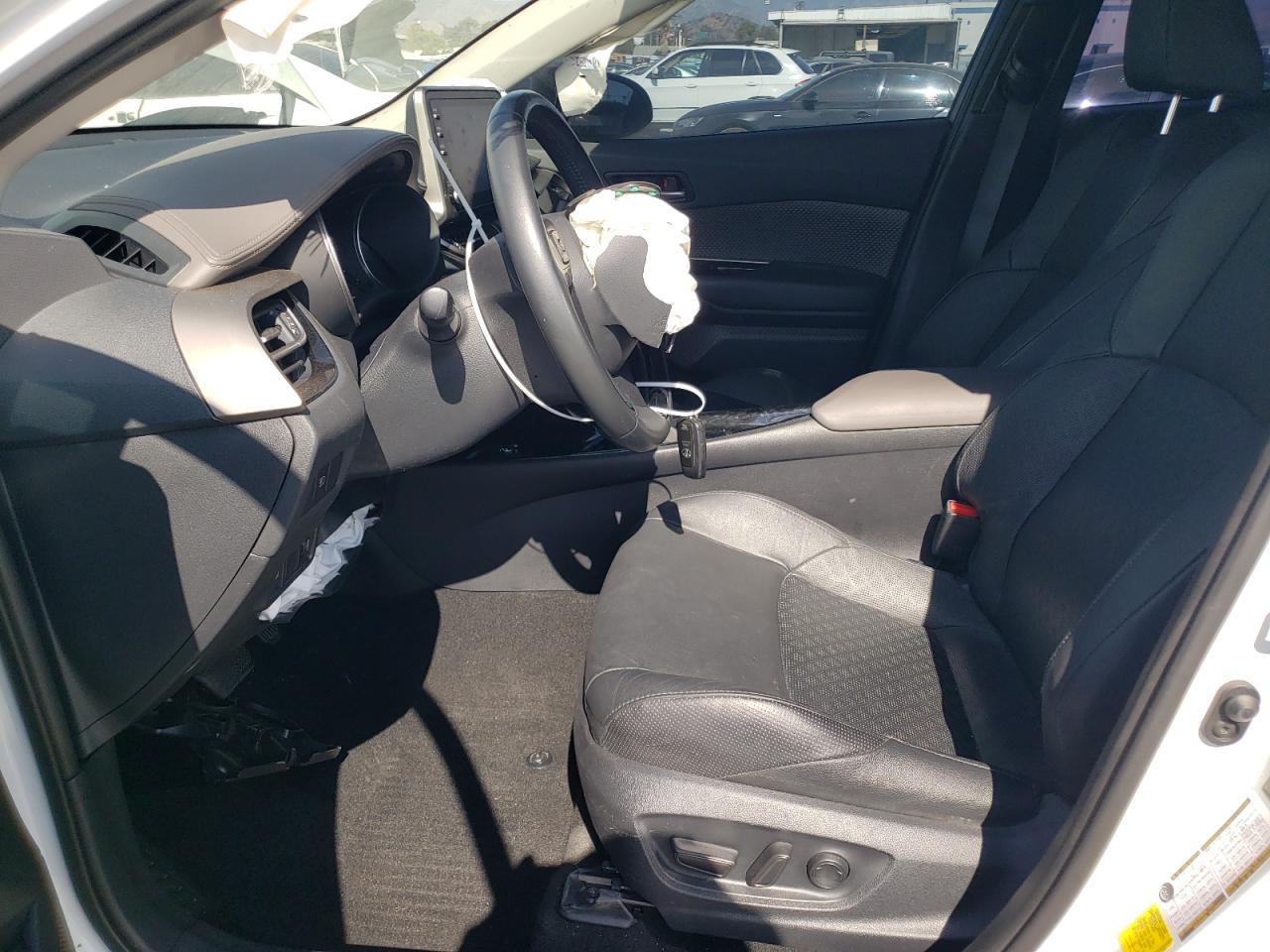 2022 Toyota C-Hr Xle - zdjęcie 7