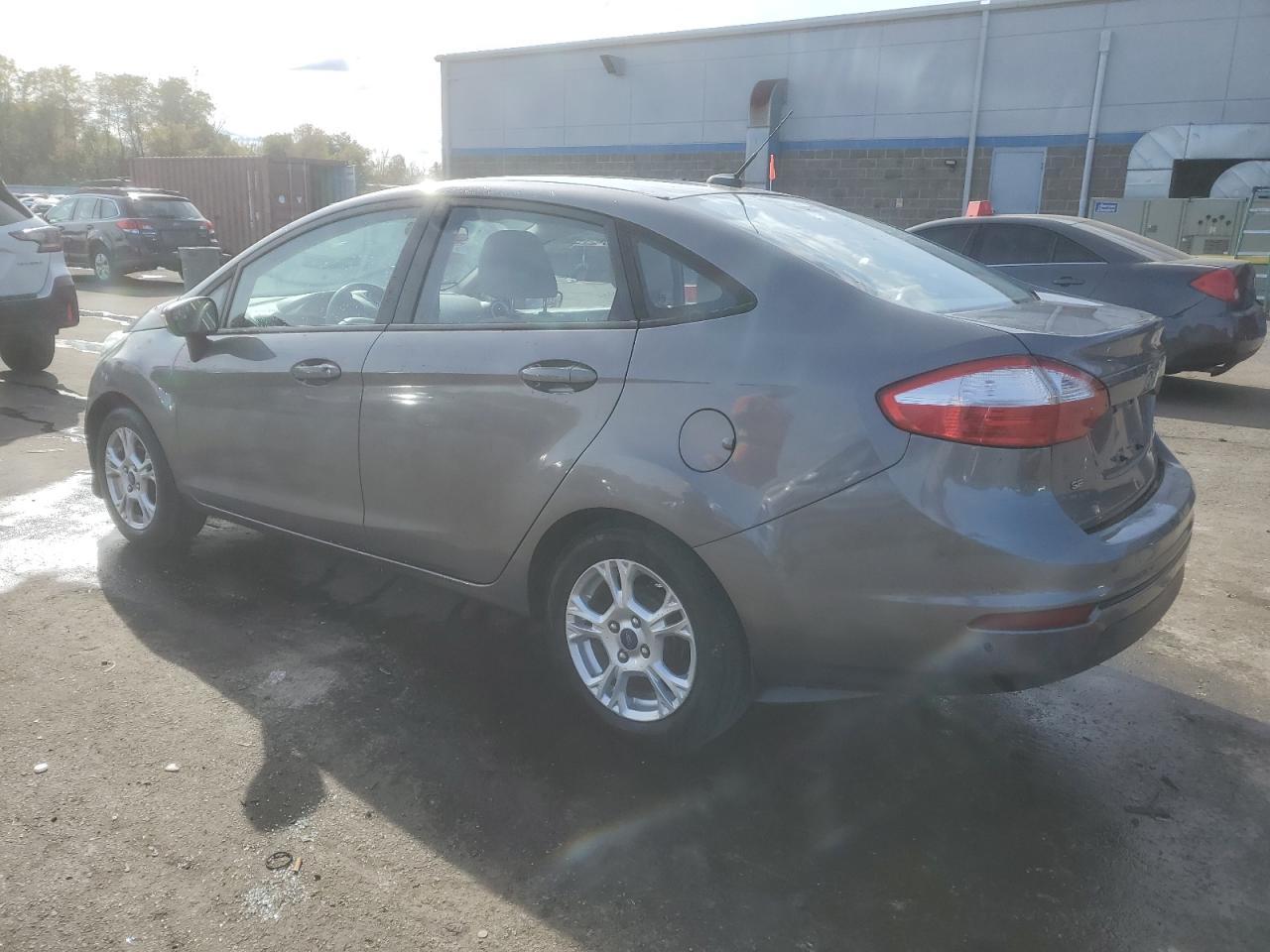 2014 Ford Fiesta Se - zdjęcie 2