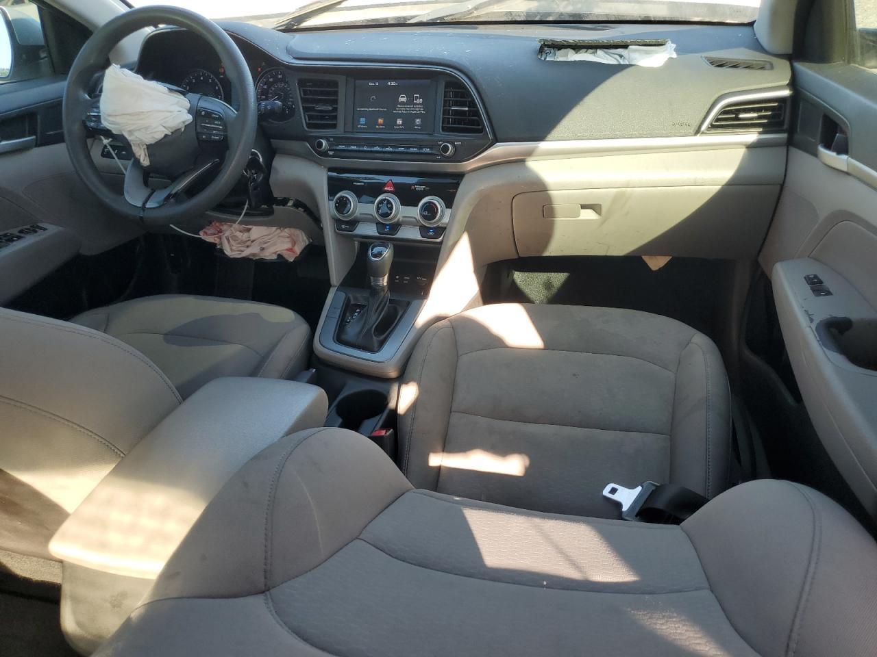 2019 Hyundai Elantra - zdjęcie 8