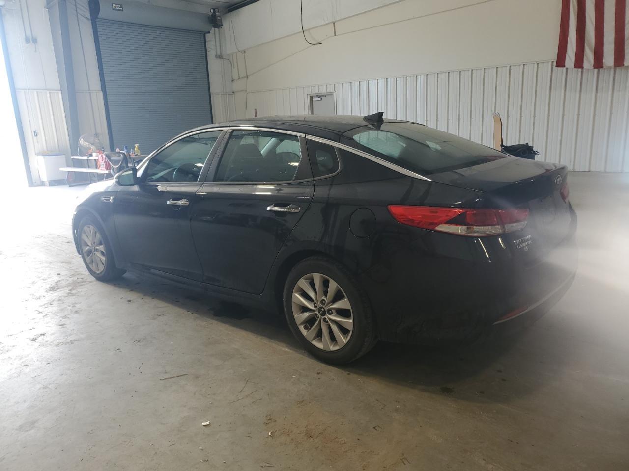 2017 Kia Optima - zdjęcie 2